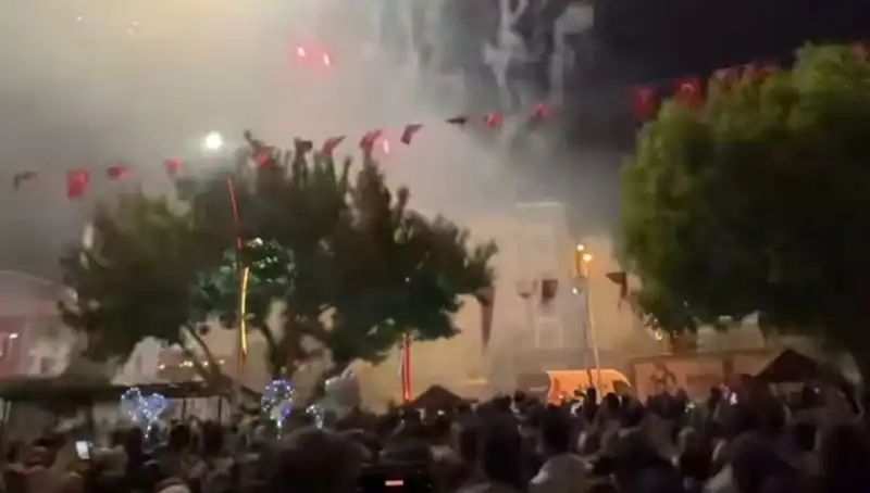 Havai Fişek Ateşi, Yoğun Bakımda Şok Edici Anlar Yaşattı!