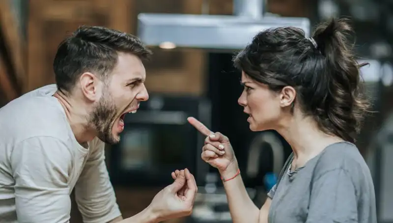 En Çok Yapılan 7 Flört Hatası: Psikologlardan Kaçınmanız Gereken İpuçları