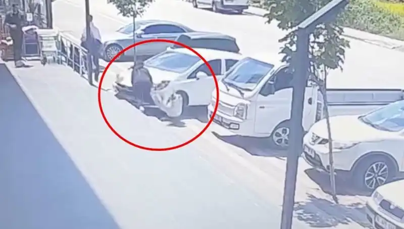 Yalova’da Korkunç Trafik Kazası: Lise Öğrencisi Aracın Altında Kaldı