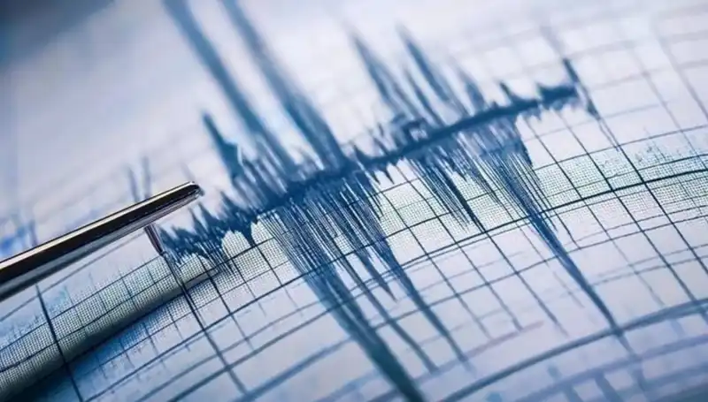 Malatya'da 3,9 Büyüklüğünde Deprem: Halk Panik İçinde Sokağa Döküldü