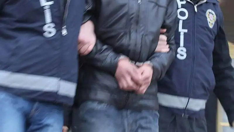 Adana'da Uyuşturucu Denetimi: 45 Kişi Gözaltında, Neler Yaşandı?