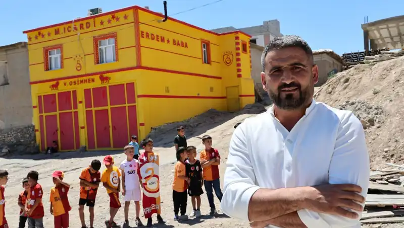 Fanatik Taraftar Evini Icardi ve Osimhen ile Süsledi, Arka Bahçesi Tamamlandı!