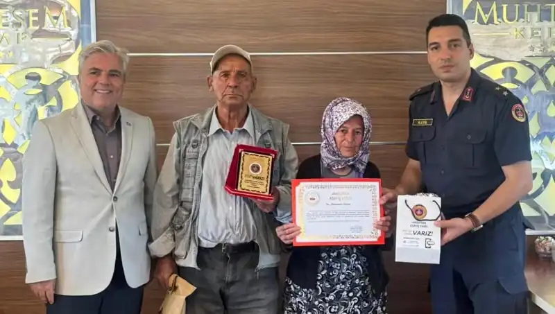 Tek Evi Olan Aile, Jandarmaya Duygulandıran Bir Bağışta Bulundu