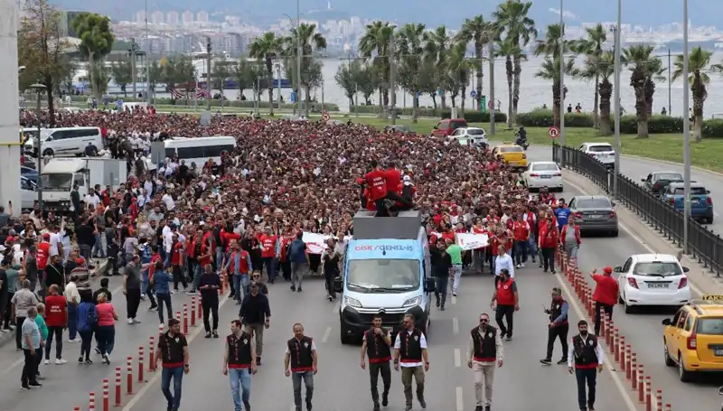 İzmir'deki Grevde 4. Gün: İşçiler Hakkını Arıyor