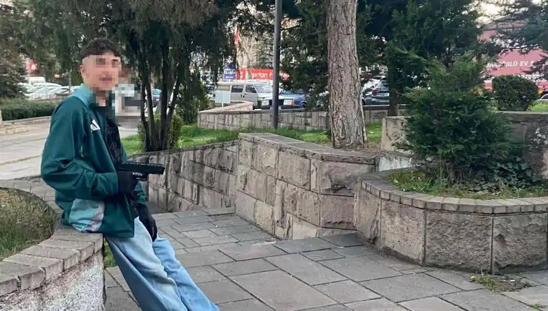 Yol Verme Kavgası Sonucu Kanlı Bitti: Üç Kardeş ve Baba Gözaltında