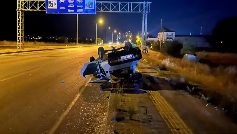 Otomobil TIR tarafından sıkıştırıldı, kazada 1 kişi yaralandı!