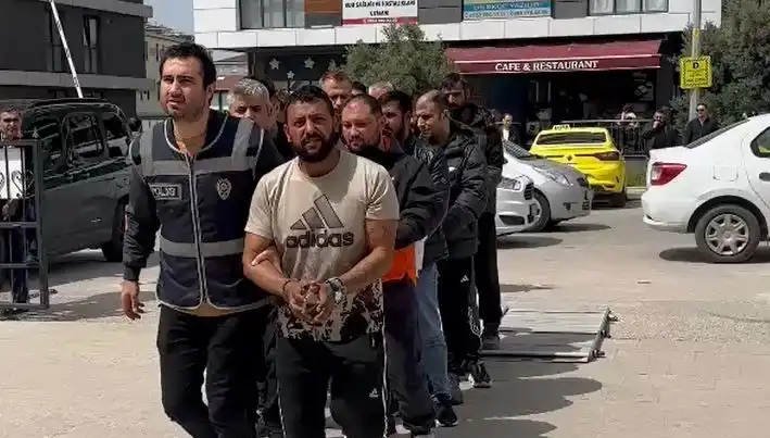 Edirne'de Eş Zamanlı Operasyon: Yedi Firari Suçlu Ele Geçirildi