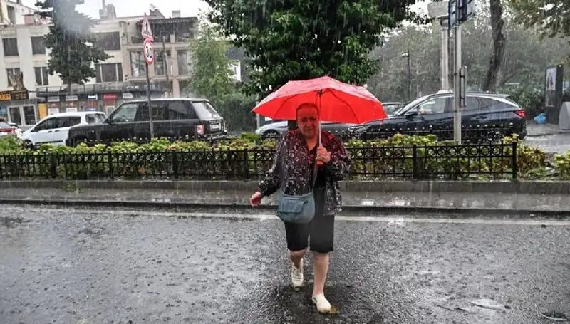 Sarı Kodlu Yağış Uyarısı: İstanbul ve Çevresi İçin Tedbir Alın!