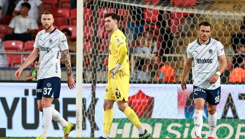 Fenerbahçe, Tarihi Bir Yenilgiyle Sahadan Silinerek Geri Dönüş Mücadelesine Başladı