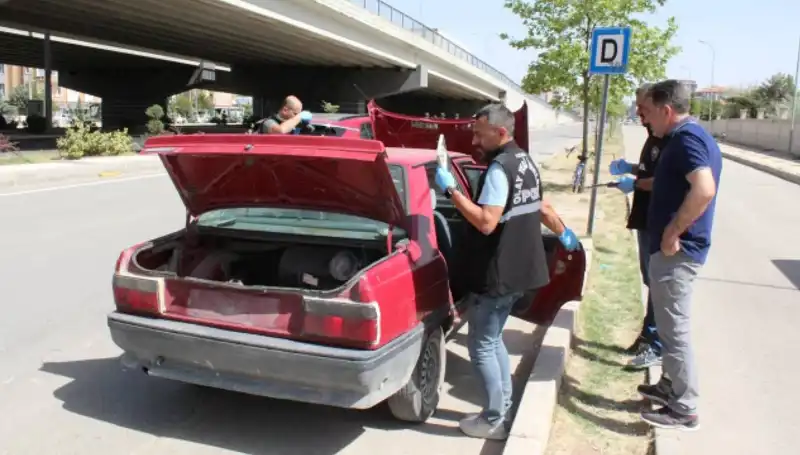 Aracını Çalan Hırsız, Yakıtı Bitince Başka Araçla Kaçtı