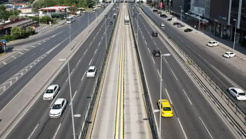 İstanbul Bayramda Boş Yollarıyla Dikkat Çekti: Neden Bu Durum?