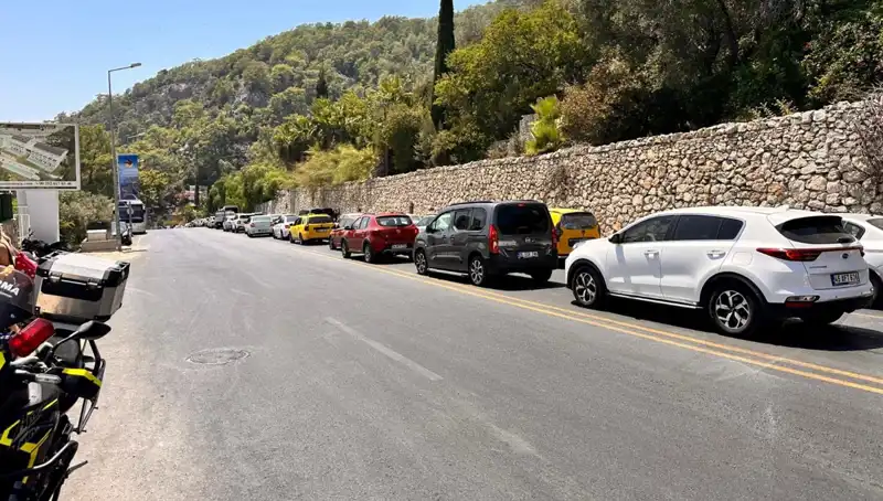 Tatilciler Fethiye-Ölüdeniz Yolunu Kuşattı: 3 Kilometrelik Kuyruk Oluştu