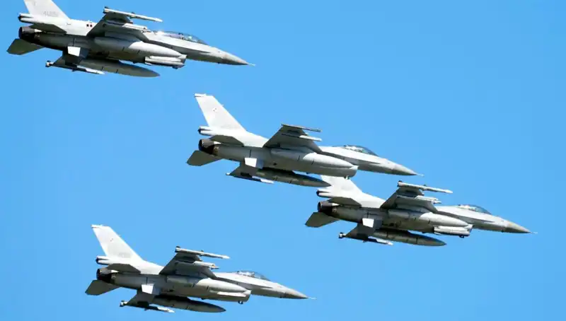 ABD'nin F-16 Planı: Ukraynalı Pilotlara 310 Milyon Dolarlık Eğitim Programı
