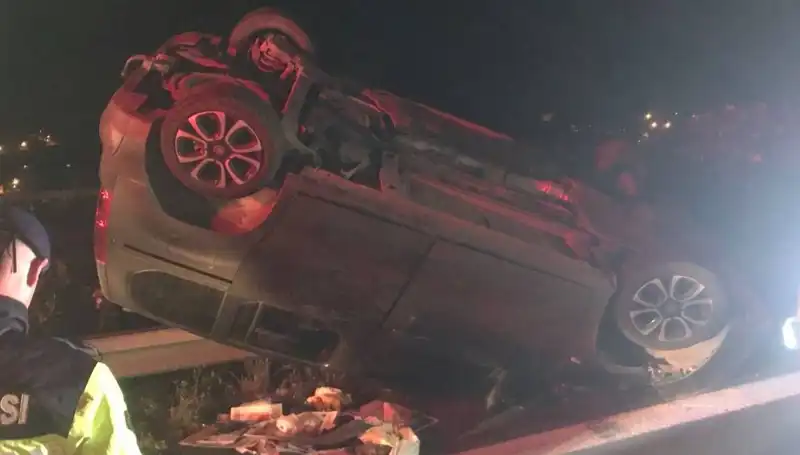 Osmaniye'de Korkunç Trafik Kazası: TIR'a Çarpan Otomobilde Beş Yaralı!