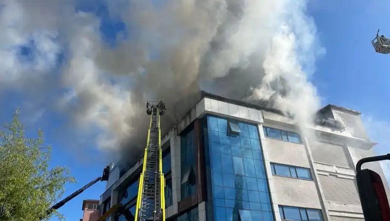 Esenyurt'ta Tekstil Atölyesinde Yangın: Olayın Ayrıntıları Ortaya Çıktı