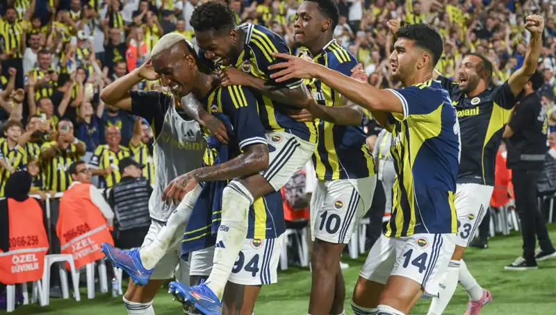 Fenerbahçe'nin Tur Sezonu: Kasa Doldu, Taraftar Coştu!